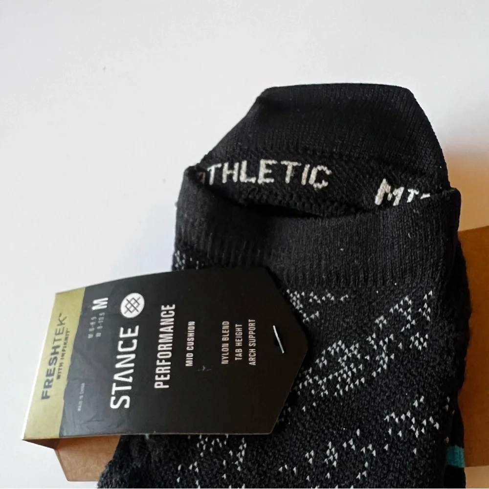 STANCE PERFORMANCE MID CUSHION FRESHTEK ATHLETIC SOCKS BLACK UNISEX MEDIUM NWT